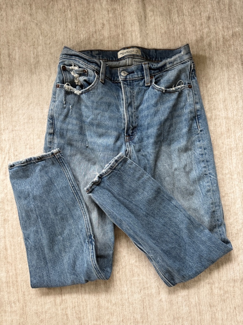 Abercrombie & Fitch Straight Jeans ** Bundle 5+ items and name your offer!!! 💖💞